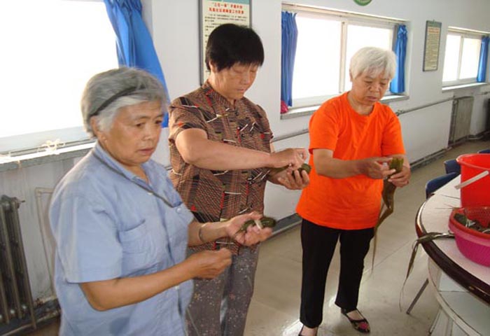 温馨社区 端午飘香